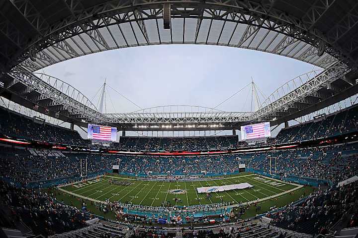 Tennessee Titans v Miami Dolphins