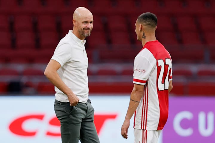 Erik ten Hag talks with Antony during their respective times at Aja