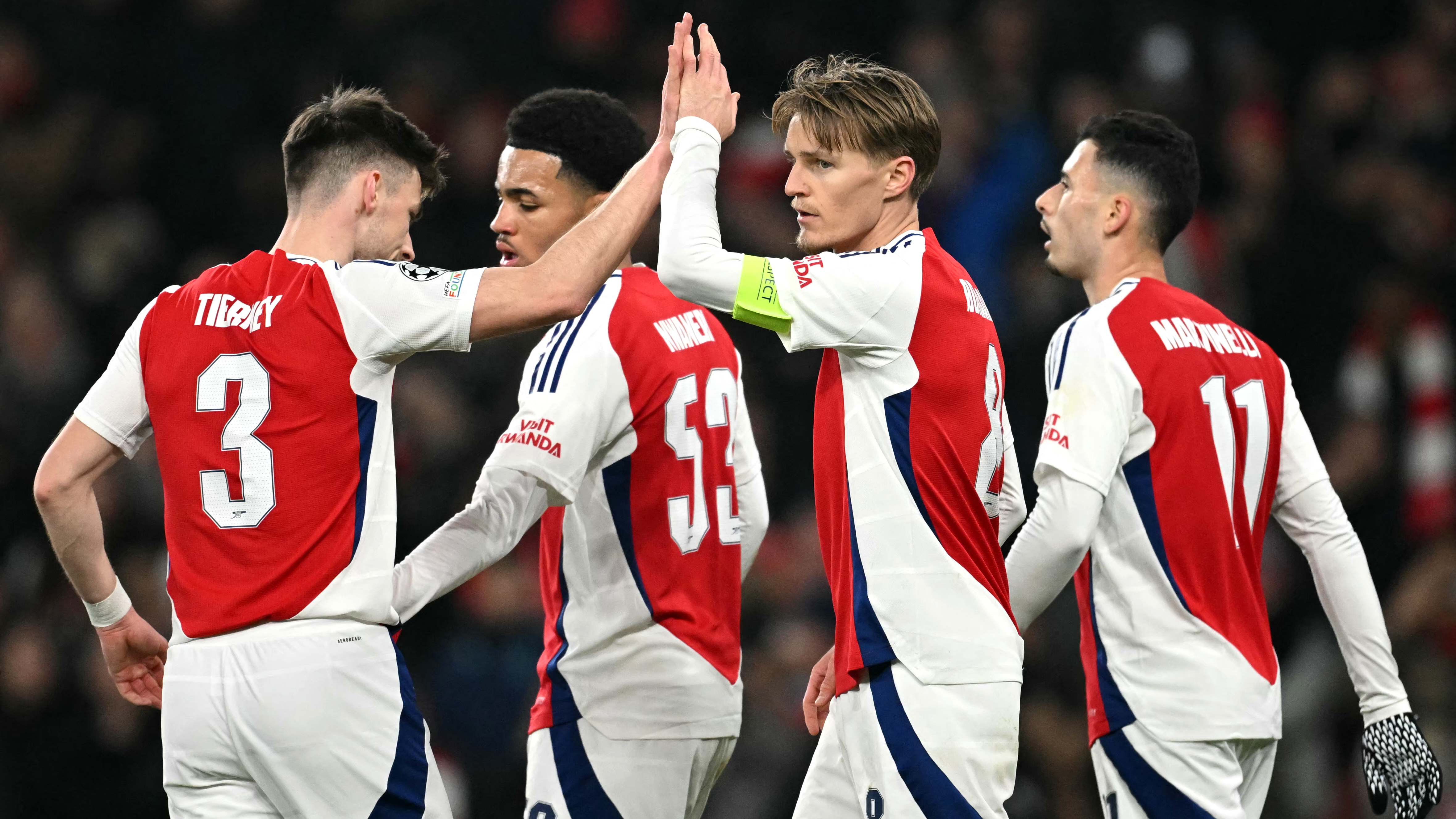 Arsenal celebrate Martin Odegaard's goal against Dinamo Zagre